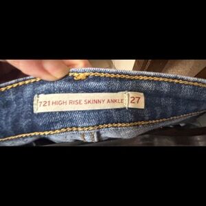 Levi's Women's High Rise Skinny Jeans - Classic Blue